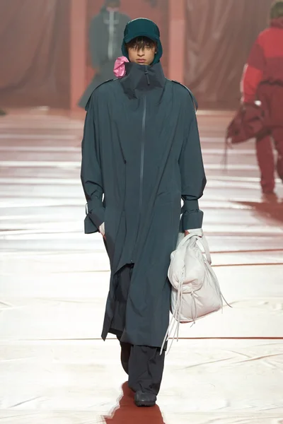 Look 24
